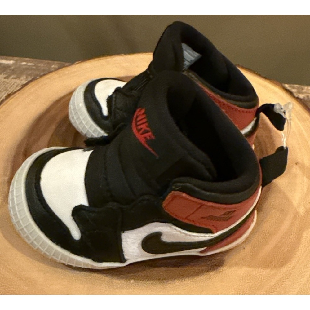 Nike Jordan 1 Crib Bootie red & Black Varsity Size 3c Infant Shoes